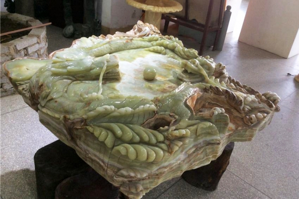 Jade carving craftsmanship